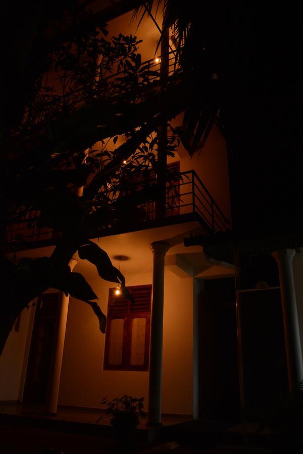 Vishmee Holiday Inn Embilipitiya Exterior foto